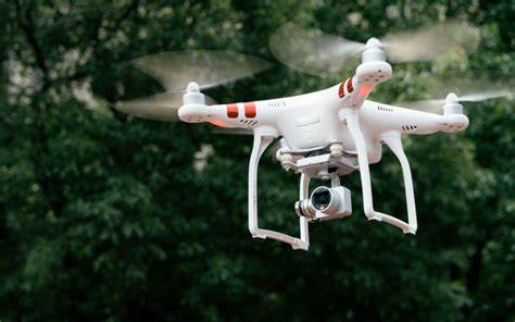 5G網(wǎng)聯(lián)無人機(jī)騰飛！為生產(chǎn)生活插上“智慧翅膀”